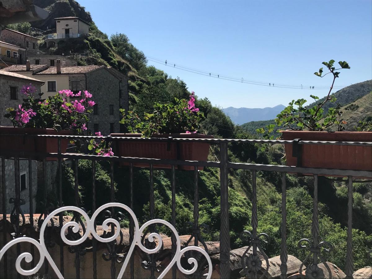 Borgo Manca Suite Sasso di Castalda Exterior foto